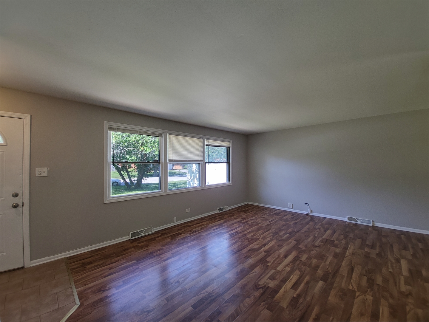 17113 Elm Drive Property Photo 2