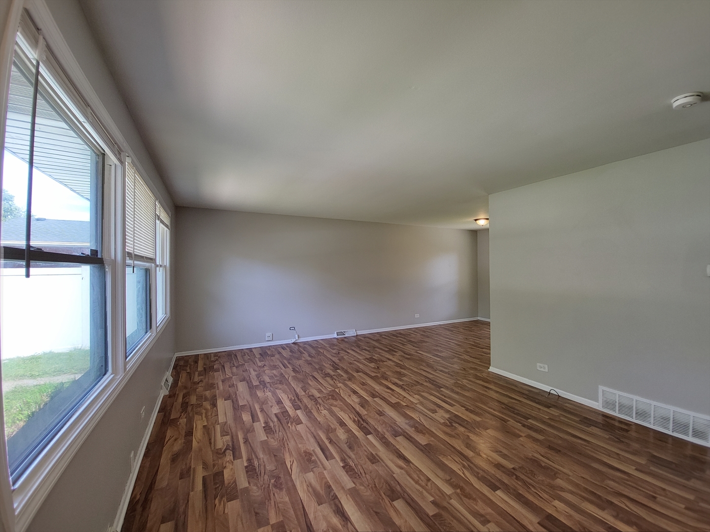 17113 Elm Drive Property Photo 4