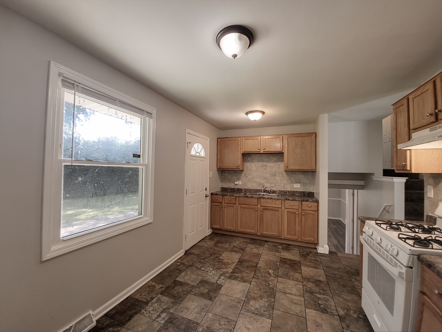 17113 Elm Drive Property Photo 7