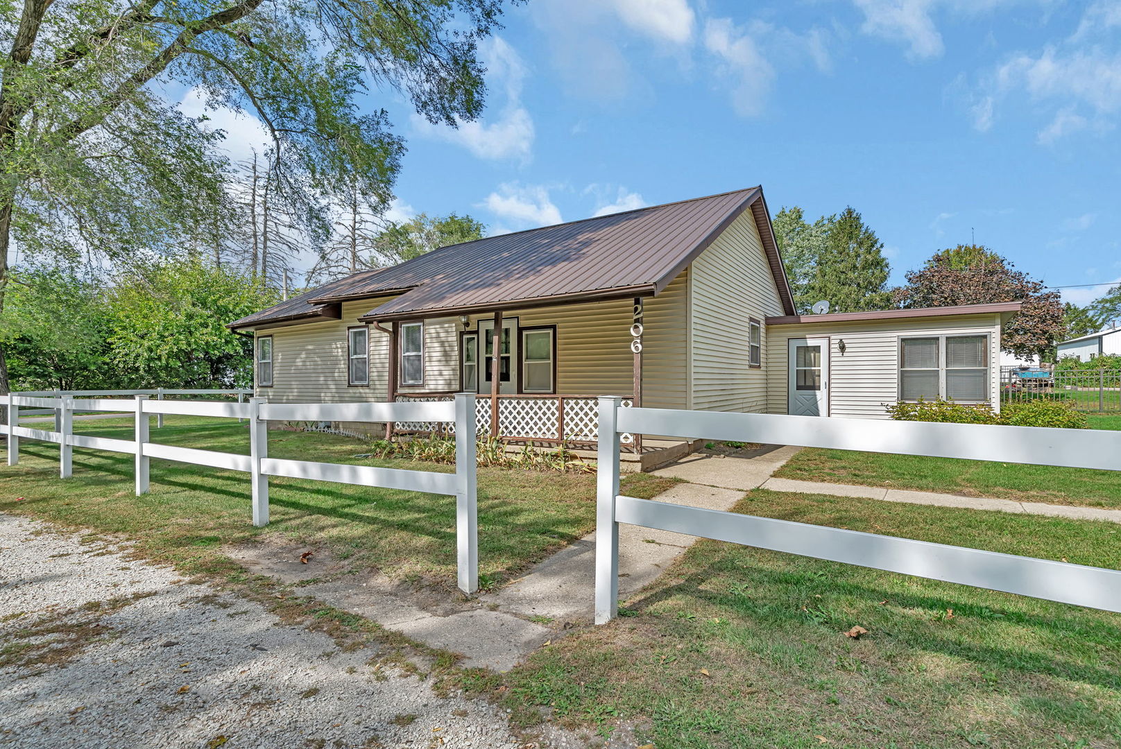 206 Gould Street Property Photo 1