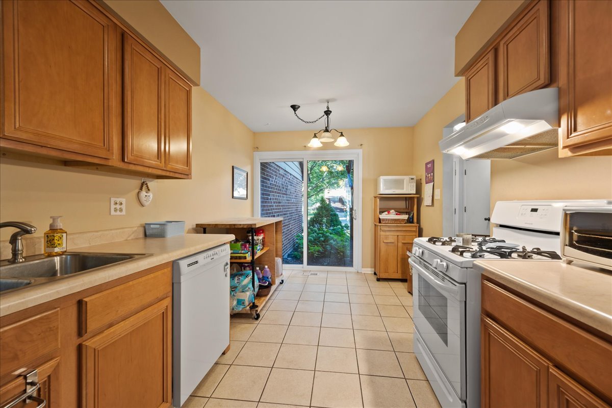 1244 Loughborough Court Property Photo 5