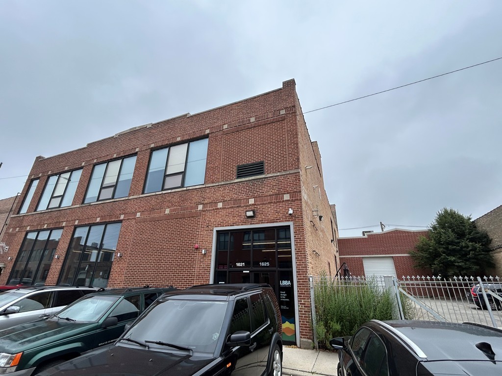 1621 W Carroll Avenue Property Photo 1