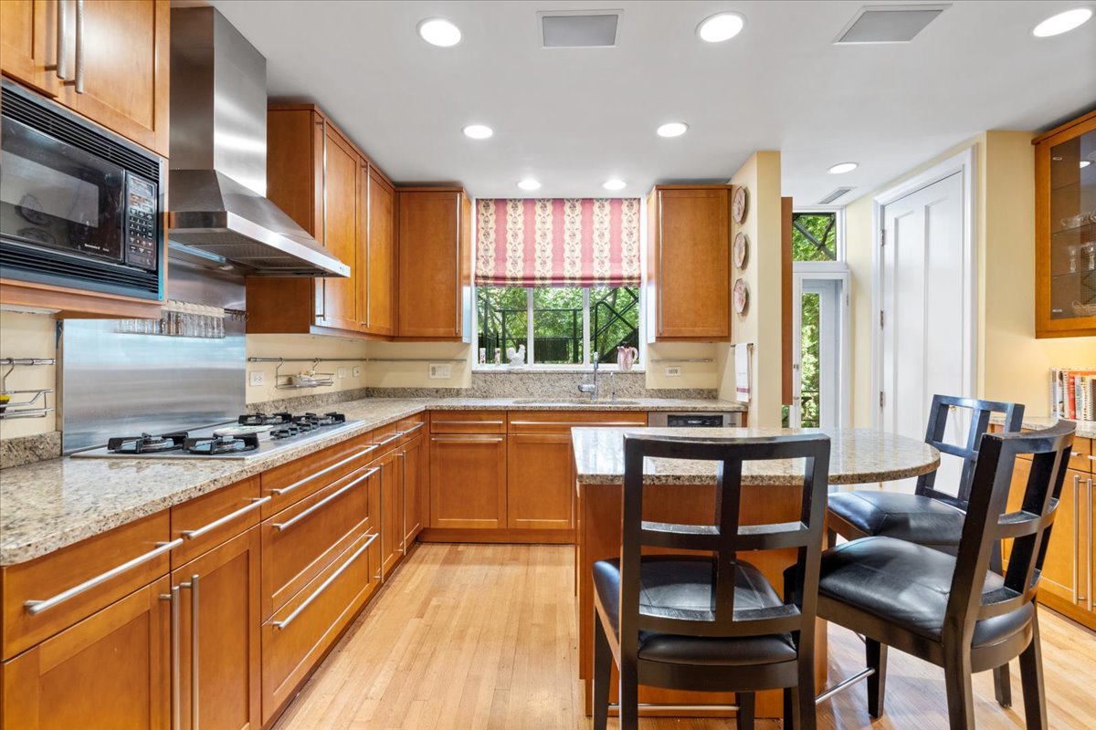 12485530 Property Photo 11
