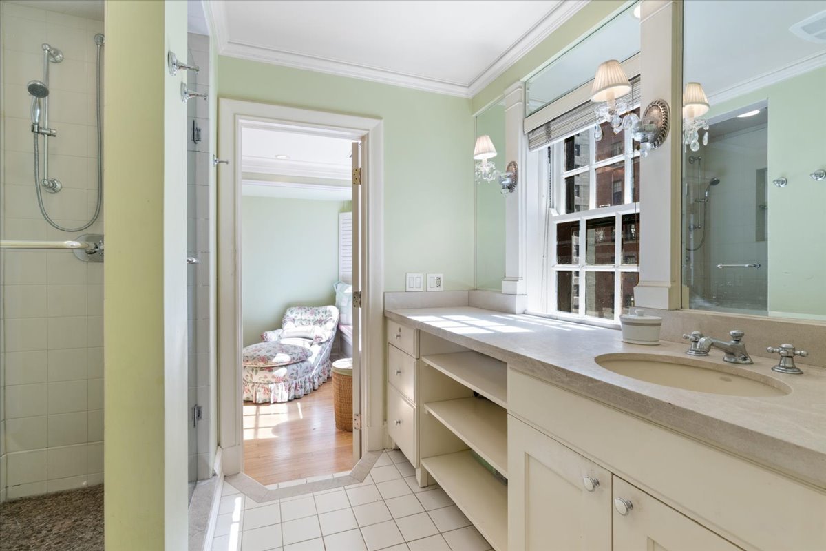 12485530 Property Photo 16