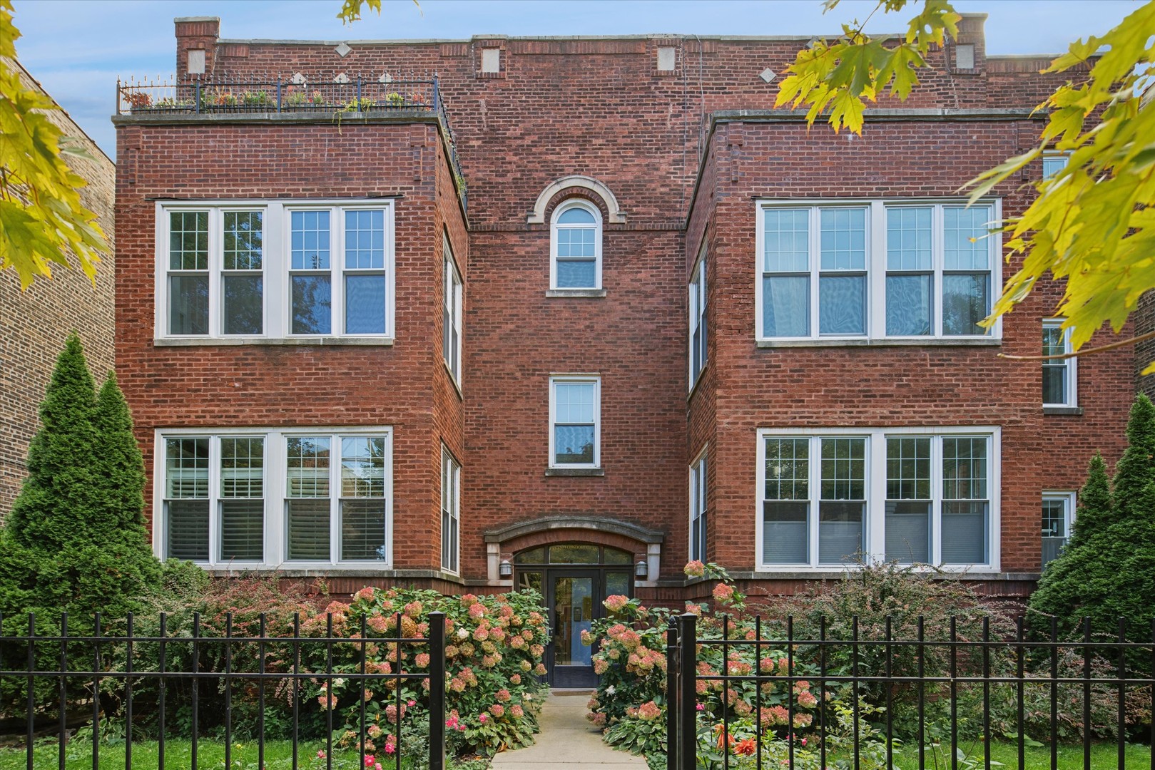 2617 W Leland Avenue 1 Property Photo 1