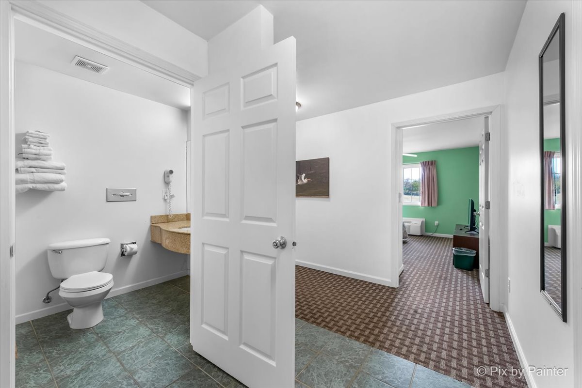 12486445 Property Photo 8