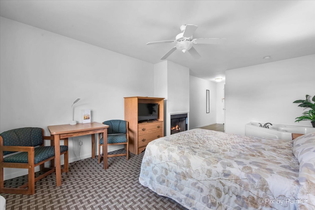 12486445 Property Photo 30