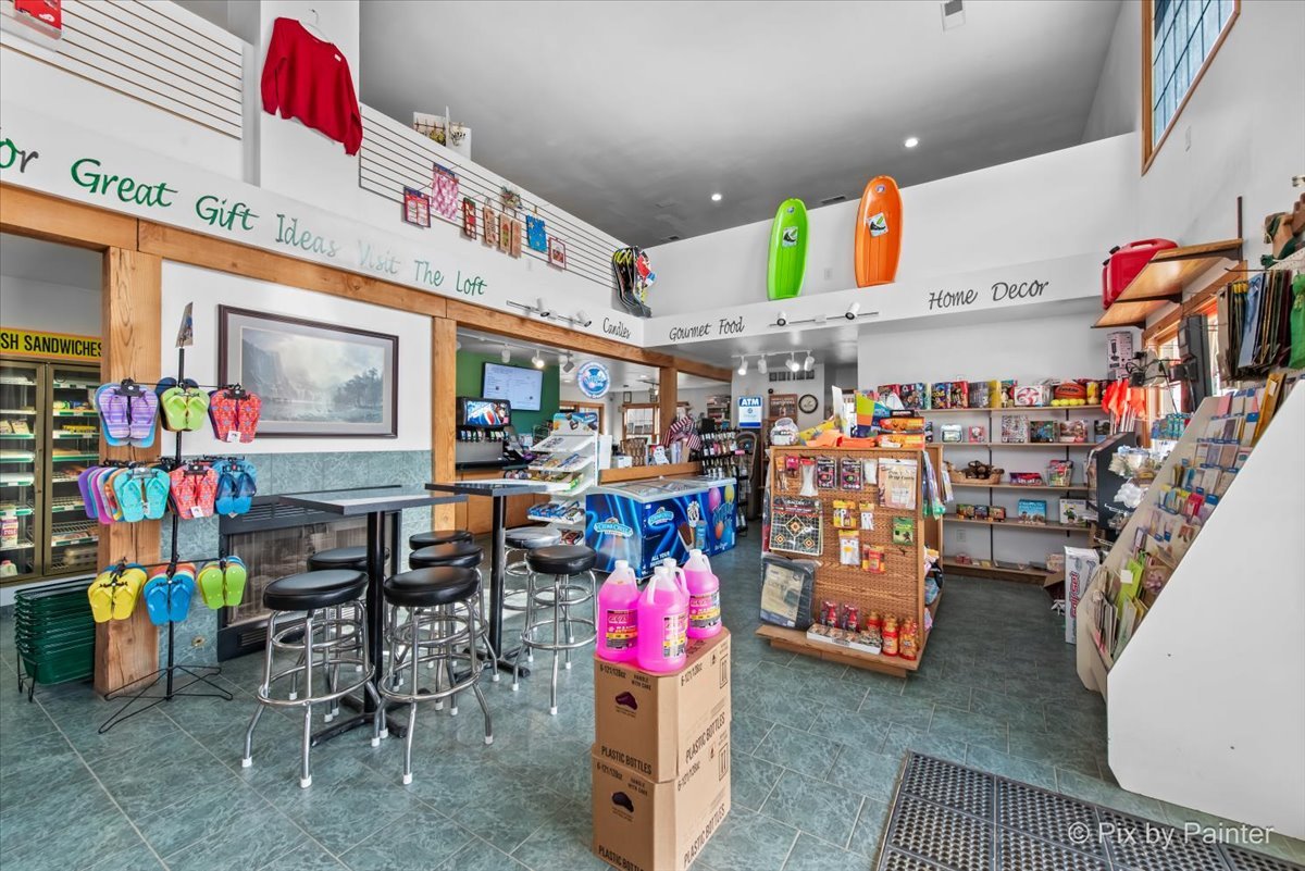 12486445 Property Photo 33