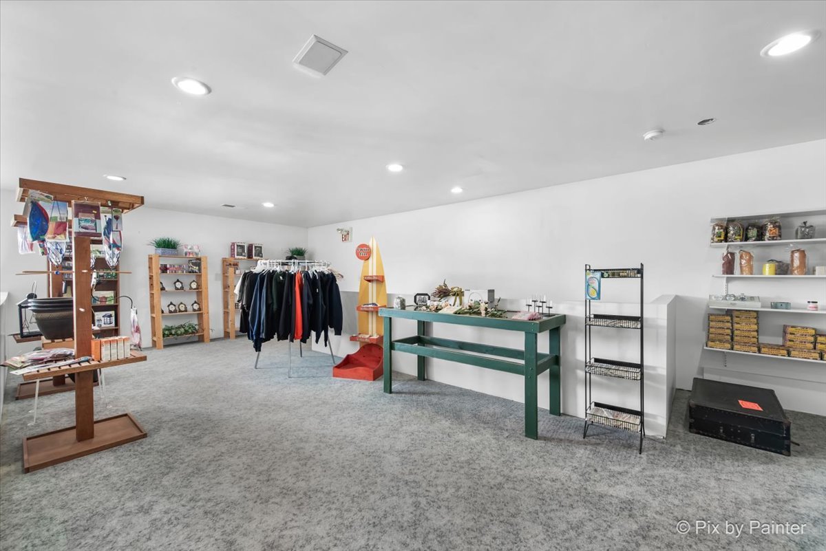 12486445 Property Photo 38