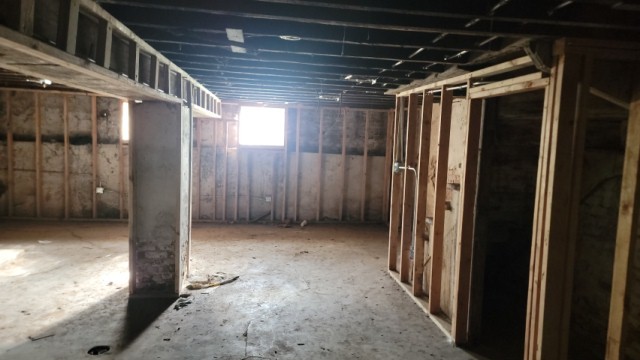 10734 S Langley Avenue Property Photo 9