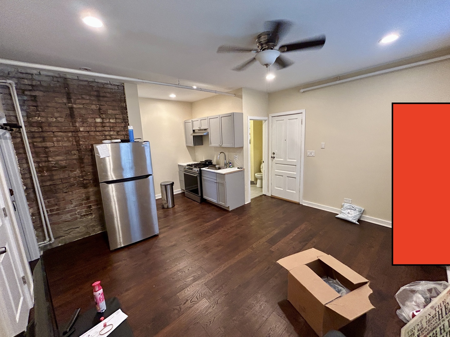 735 E 88th Street Property Photo 4