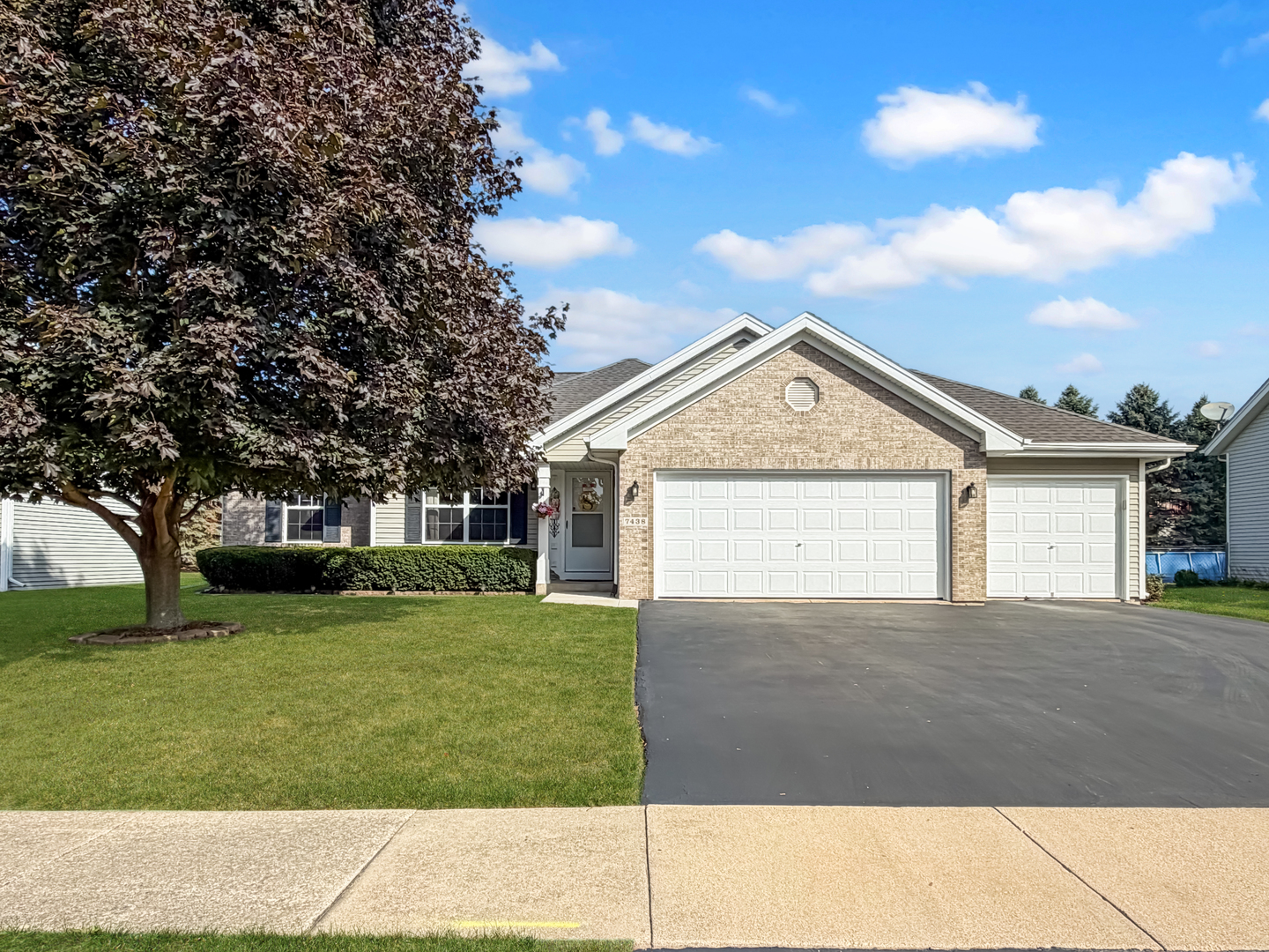 7438 Ashton Villa Property Photo 1