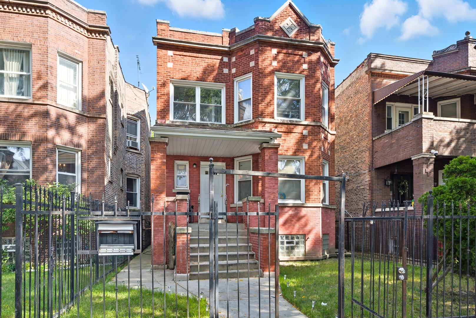 163 N Lockwood Avenue Property Photo 1