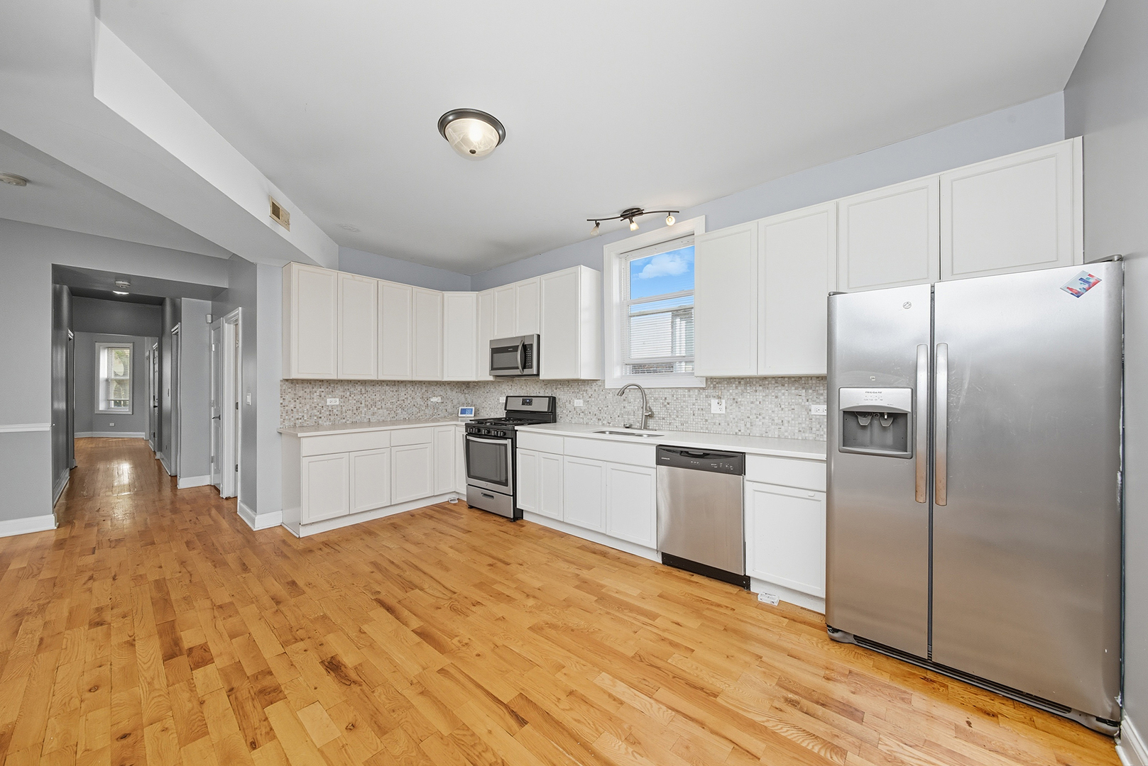 163 N Lockwood Avenue Property Photo 3