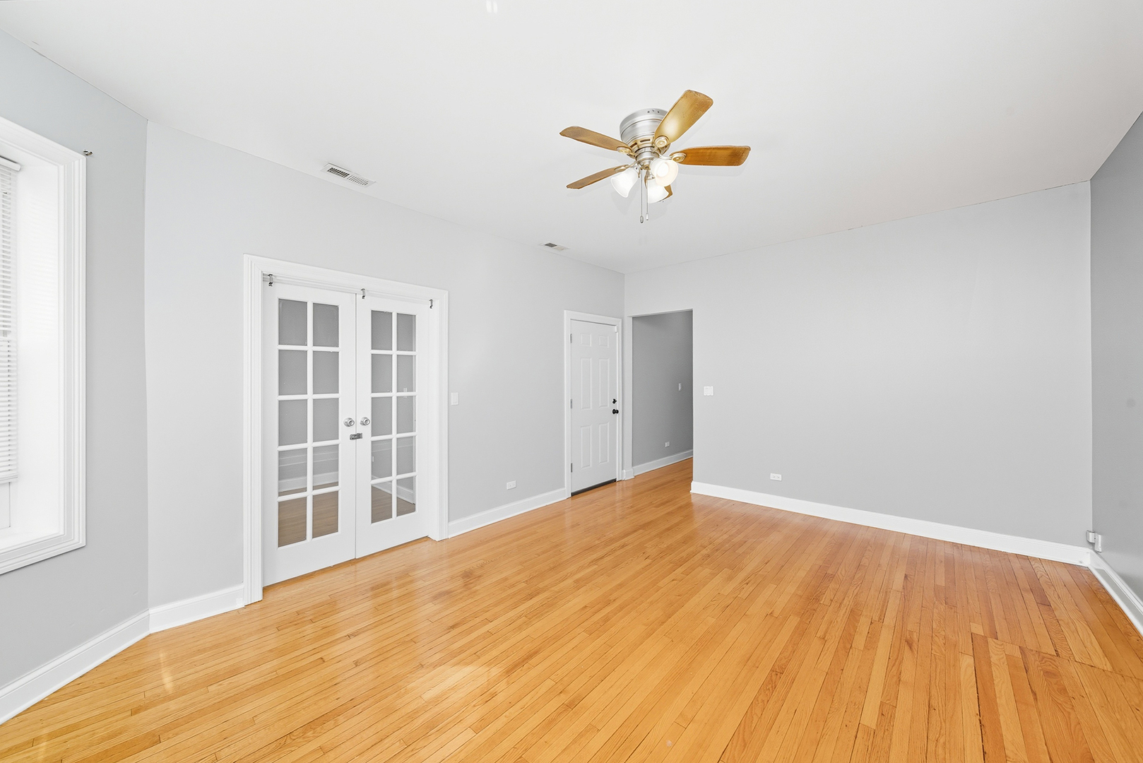 163 N Lockwood Avenue Property Photo 7