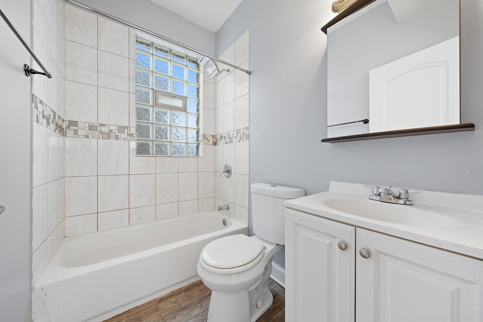 163 N Lockwood Avenue Property Photo 10