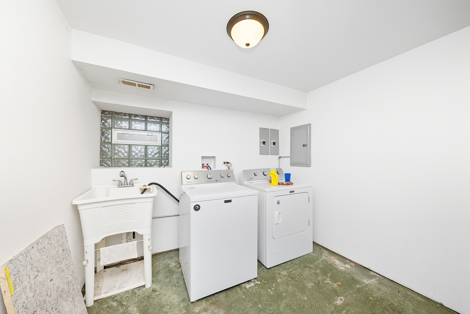 163 N Lockwood Avenue Property Photo 11