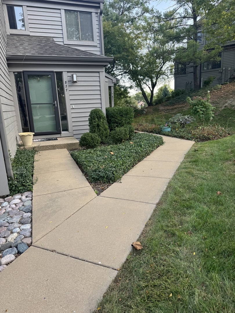 827 Shoreline Road Nw 827 Shoreline Road B Property Photo 1