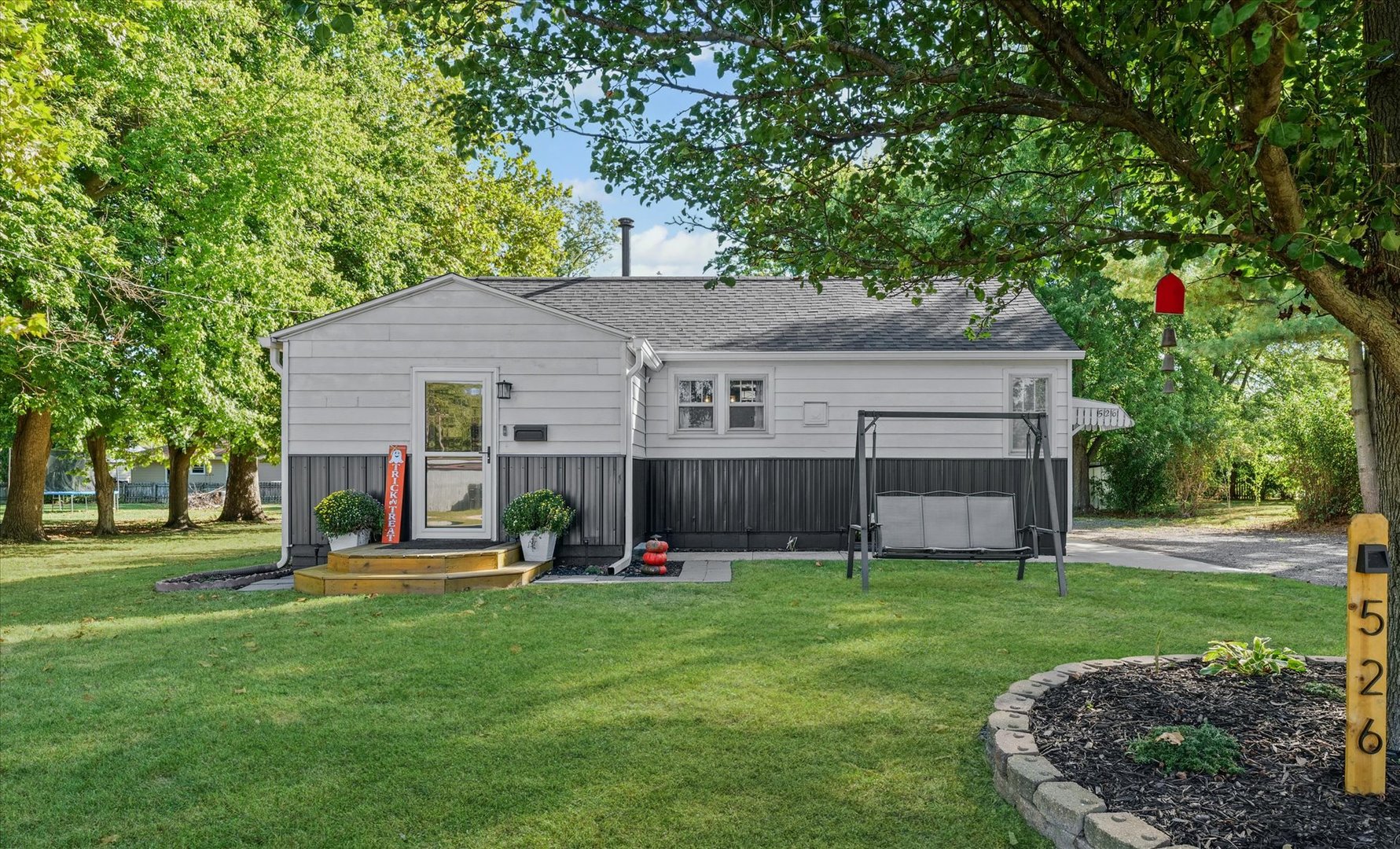 526 S Wood Street Property Photo 1