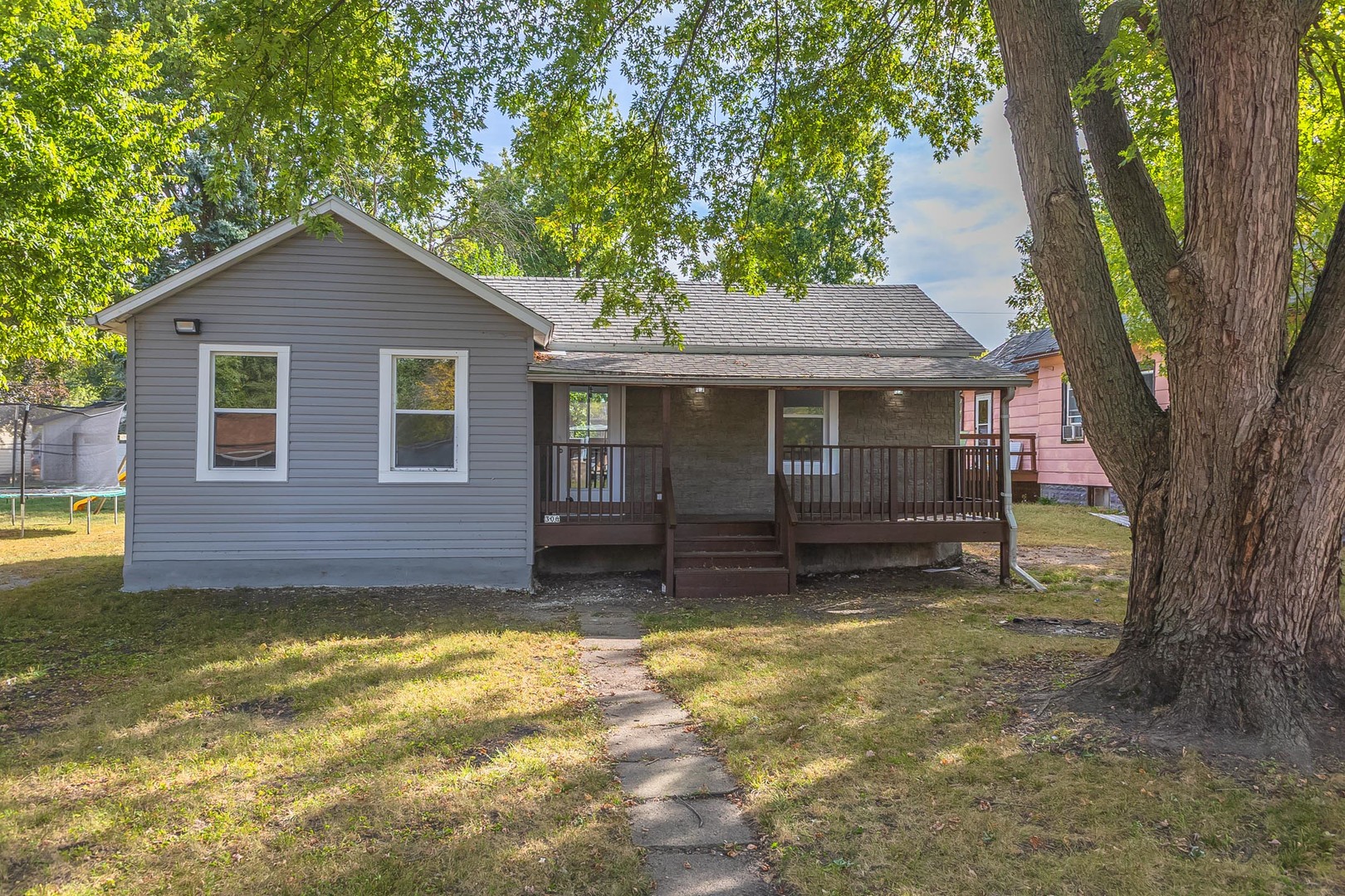 306 E Martin Street Property Photo 1