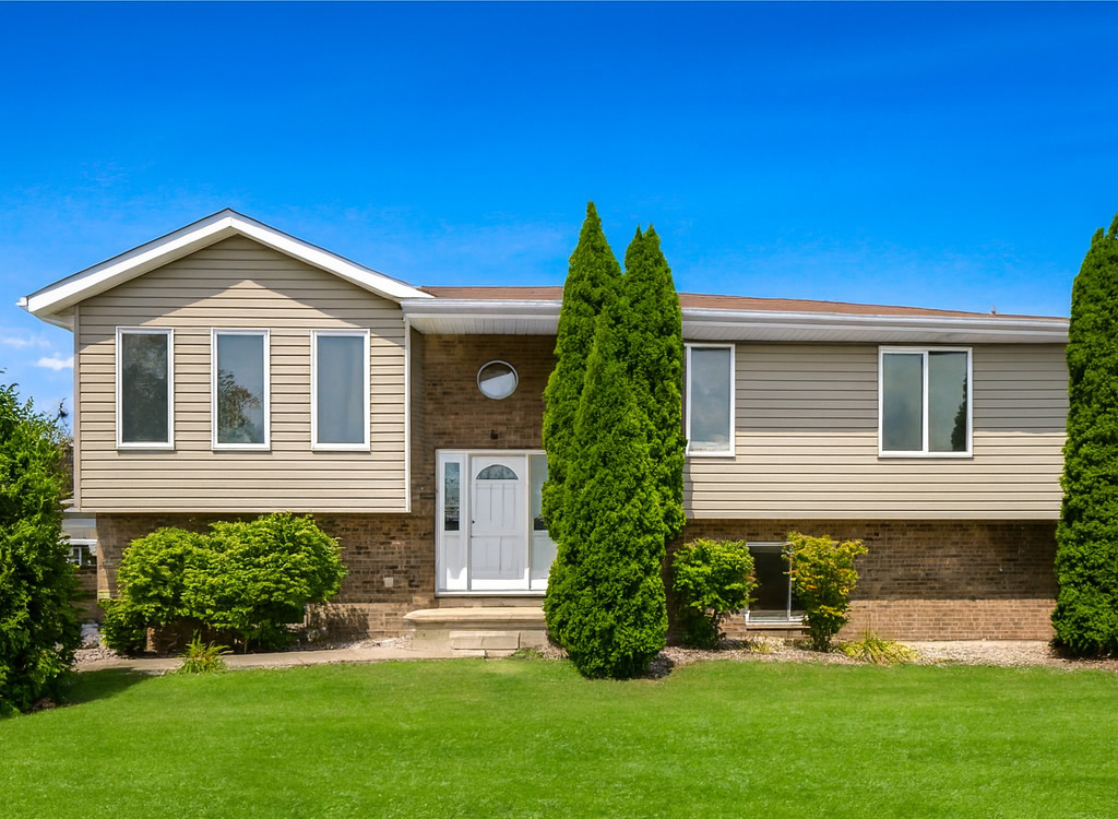 6911 Astoria Drive Property Photo 1