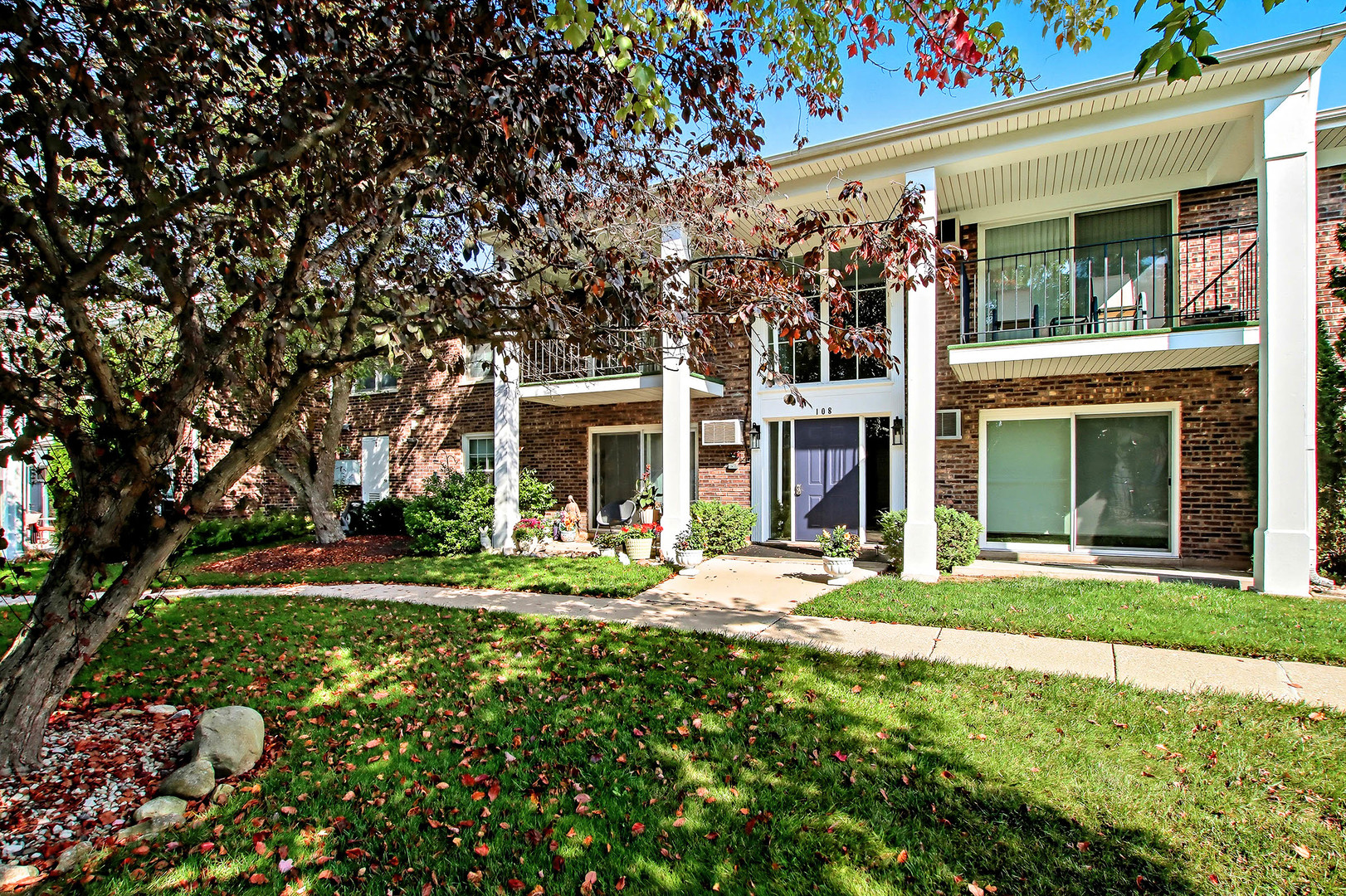 108 Evelyn Lane E Property Photo 1