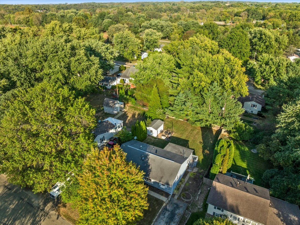 8095 N 2000 East Road Property Photo 2