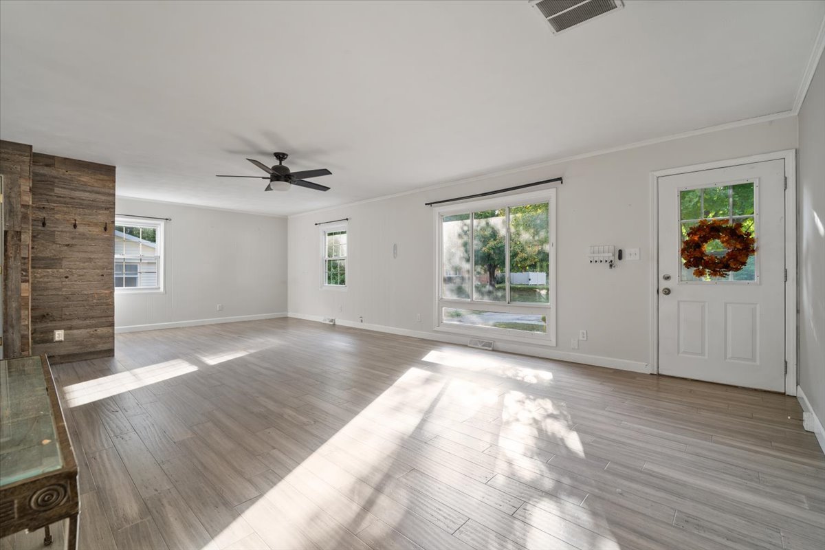 8095 N 2000 East Road Property Photo 8