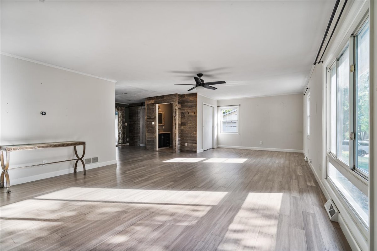 8095 N 2000 East Road Property Photo 9