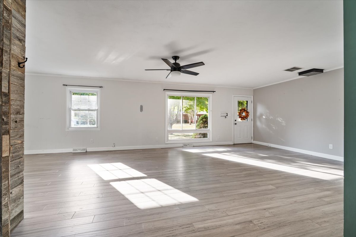 8095 N 2000 East Road Property Photo 10