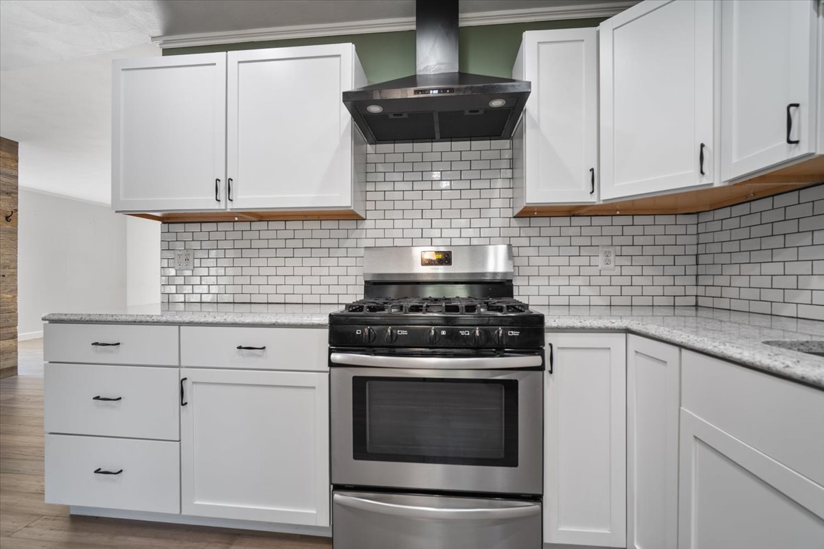 8095 N 2000 East Road Property Photo 15