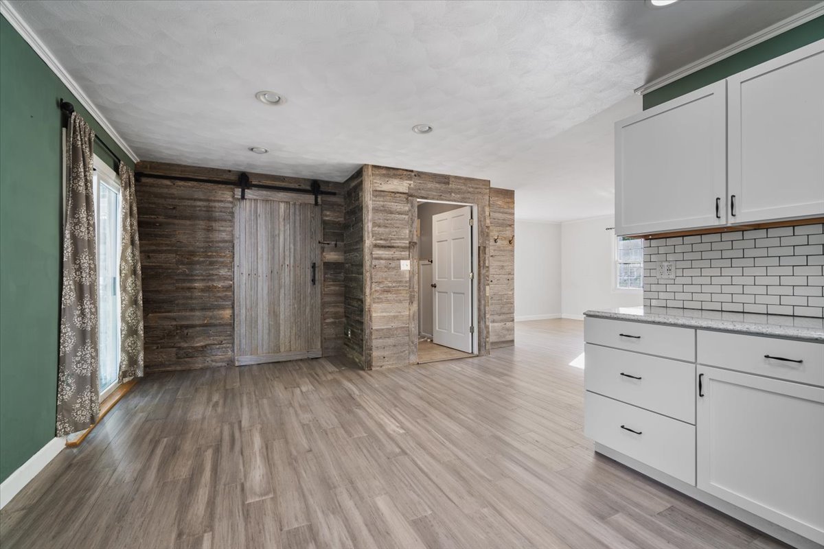 8095 N 2000 East Road Property Photo 16