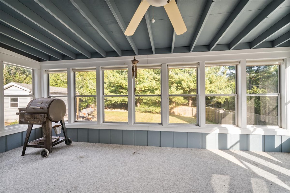 8095 N 2000 East Road Property Photo 17