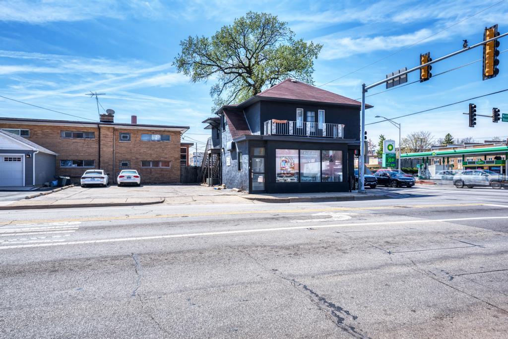 97 Harlem Avenue Property Photo 6
