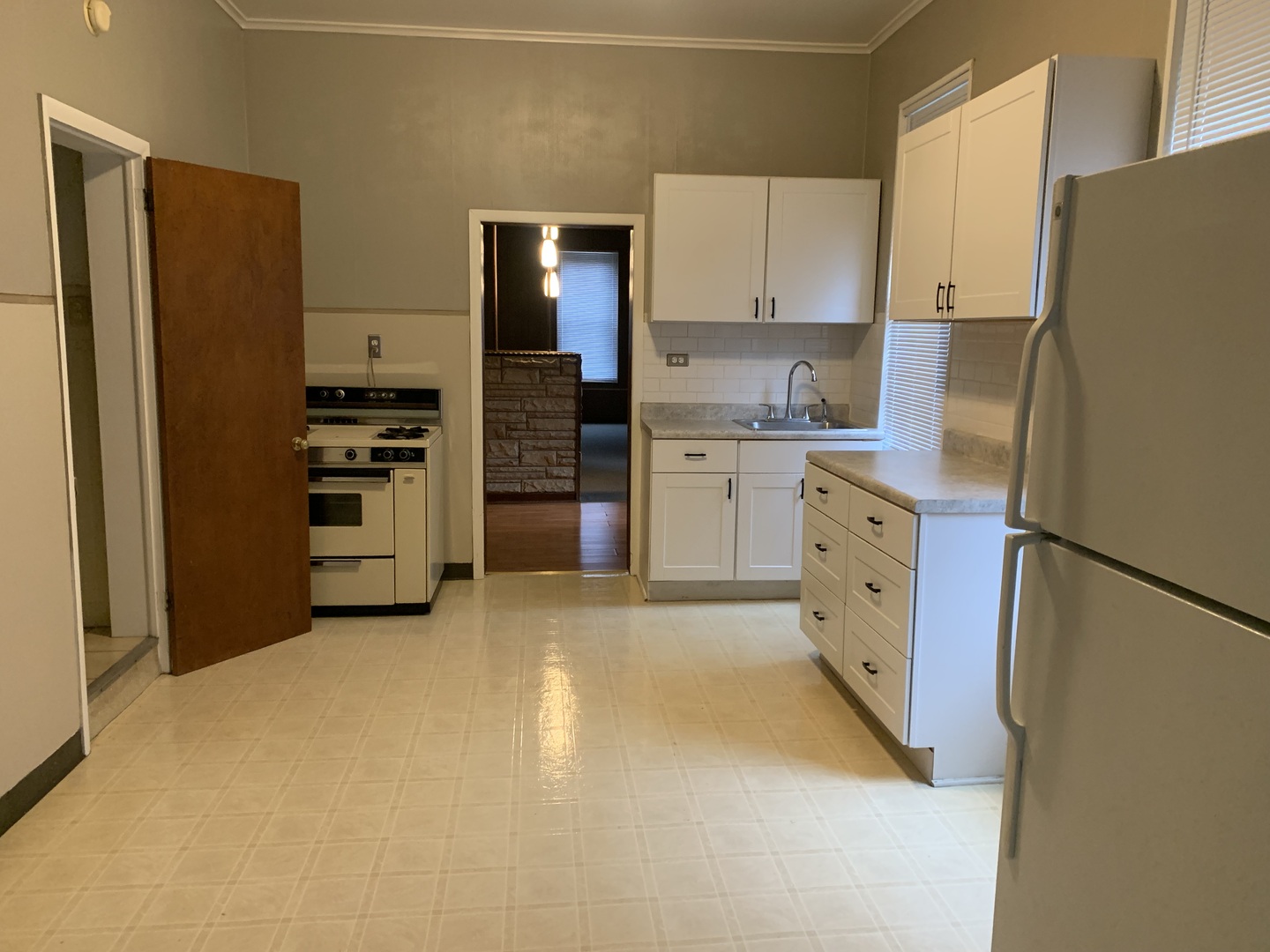 2058 W 22nd Place Property Photo 10