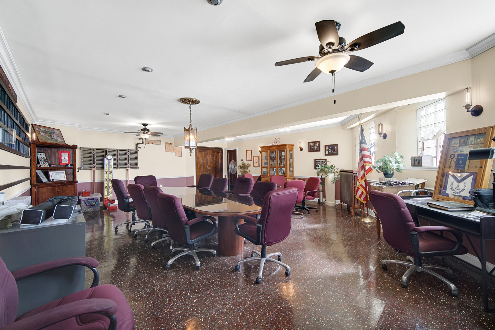 512 Temple Court Property Photo 6