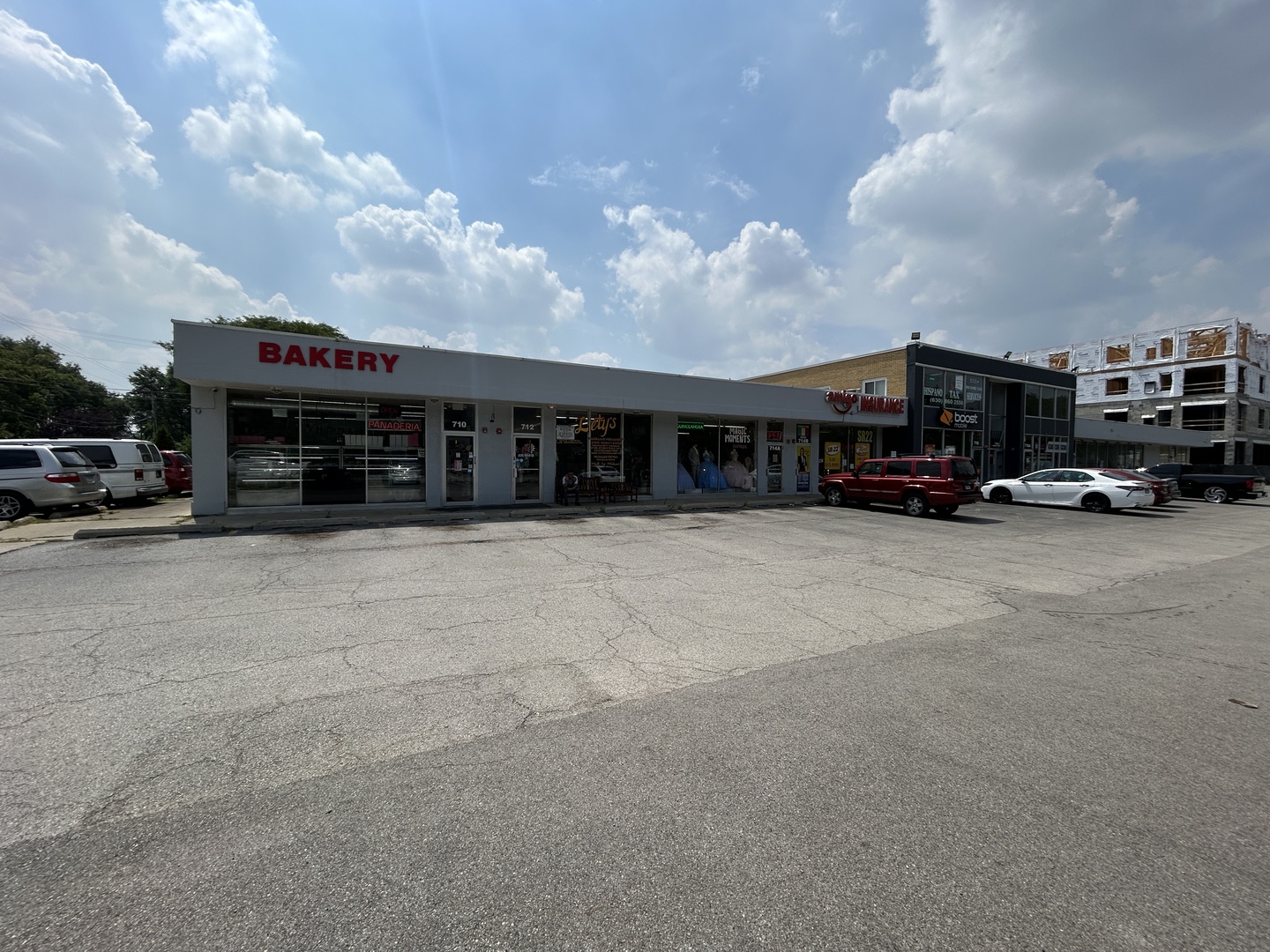 718 W Irving Park Road 718 Property Photo 6