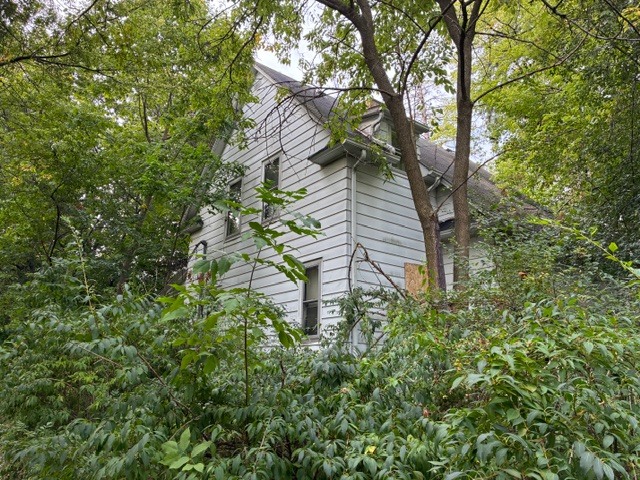 1504 W Glen Flora Avenue Property Photo 2