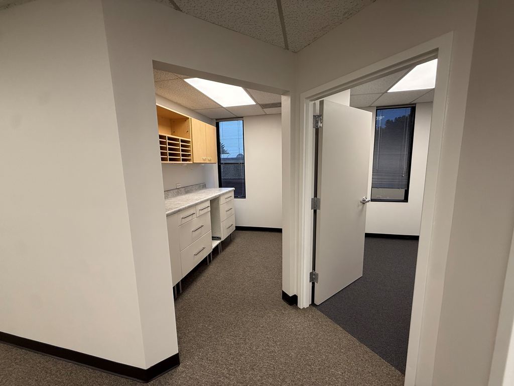 950 Skokie Boulevard Property Photo 7