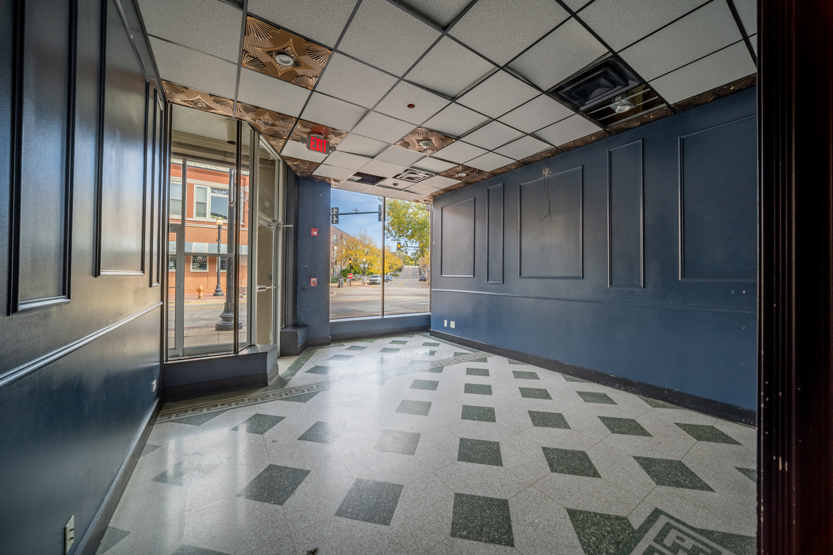 76 S Grove Avenue A Property Photo 2