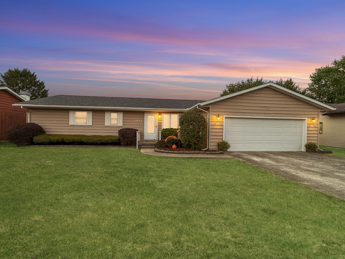 1055 Pinecrest Drive Property Photo 1