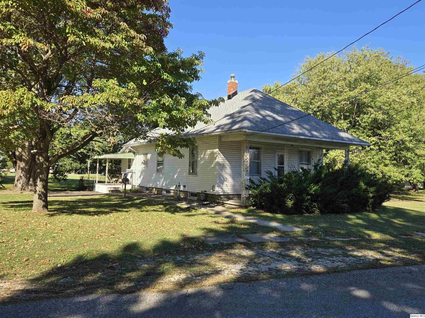 401 Ravenscroft Ave. Property Photo 1