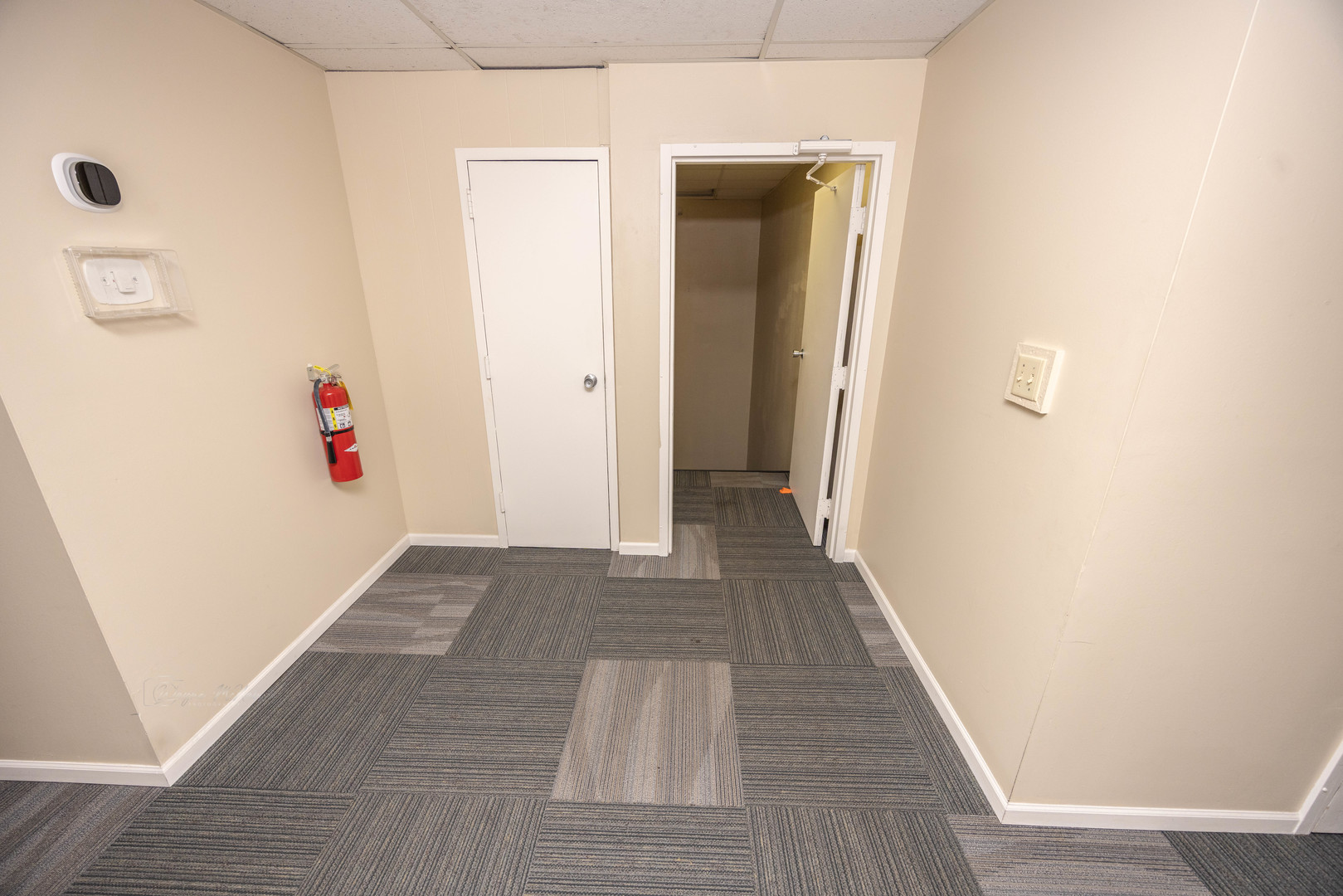 2364 Plainfield Road I Property Photo 6