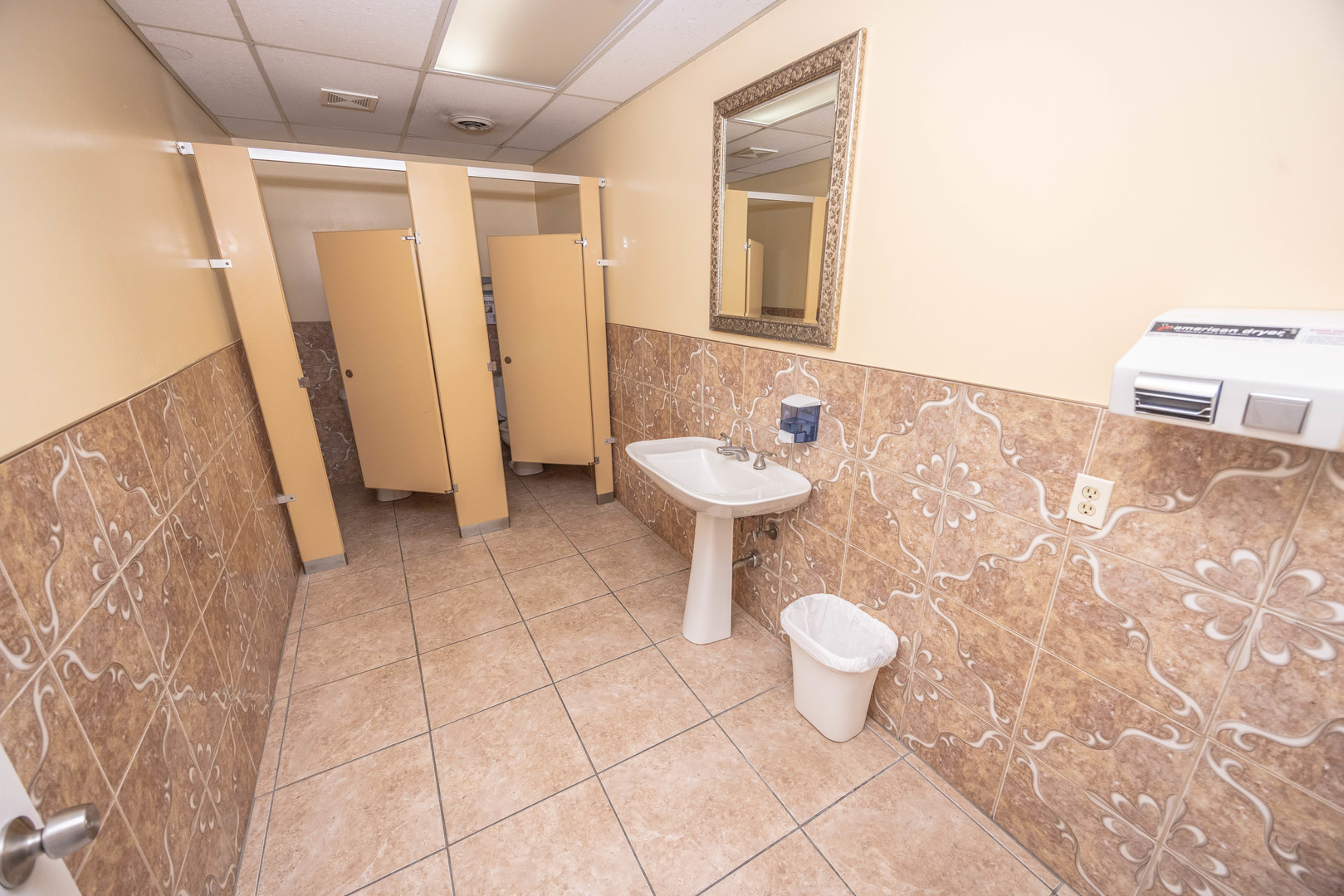 2364 Plainfield Road I Property Photo 9