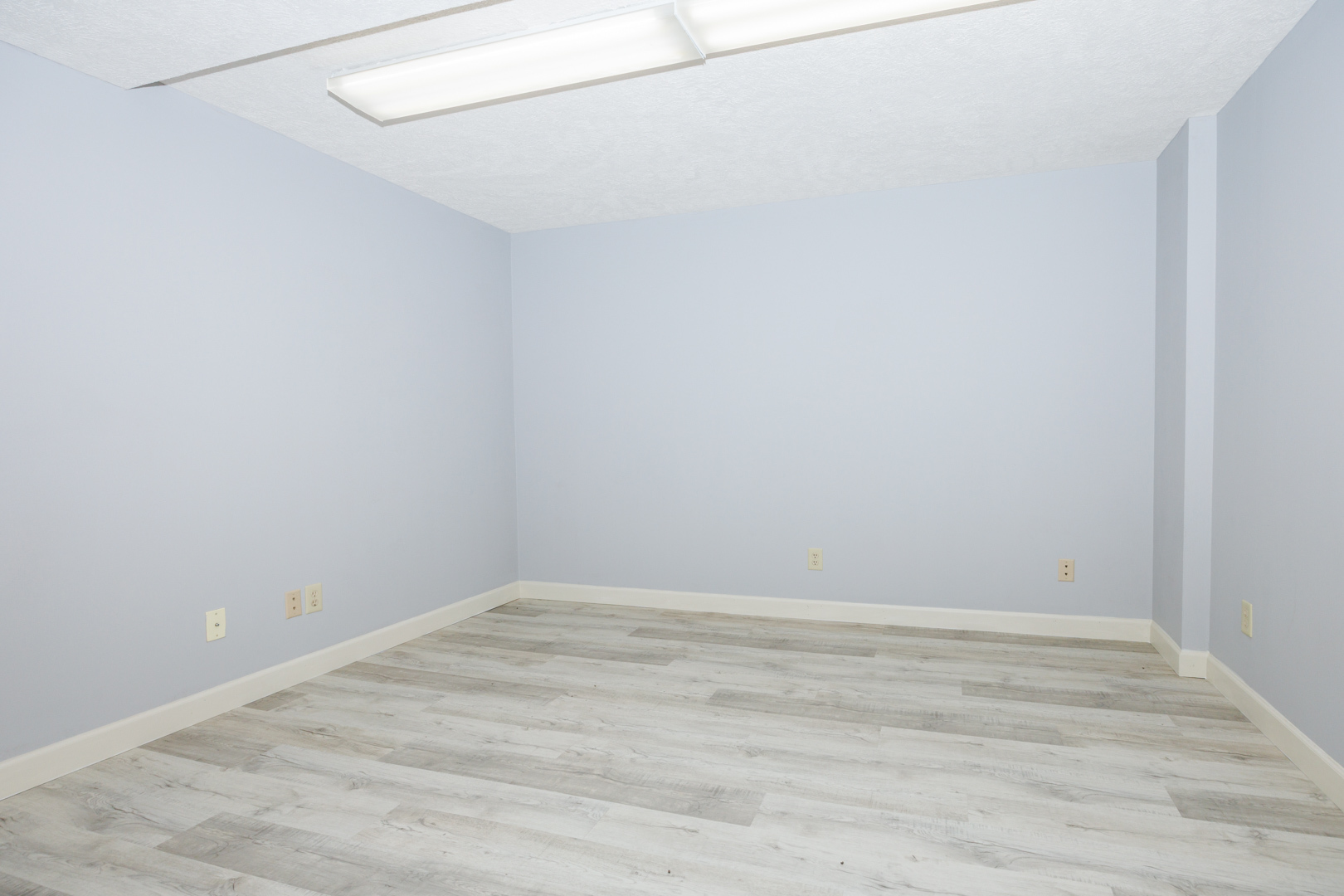 901 E Grove Street P Property Photo 6