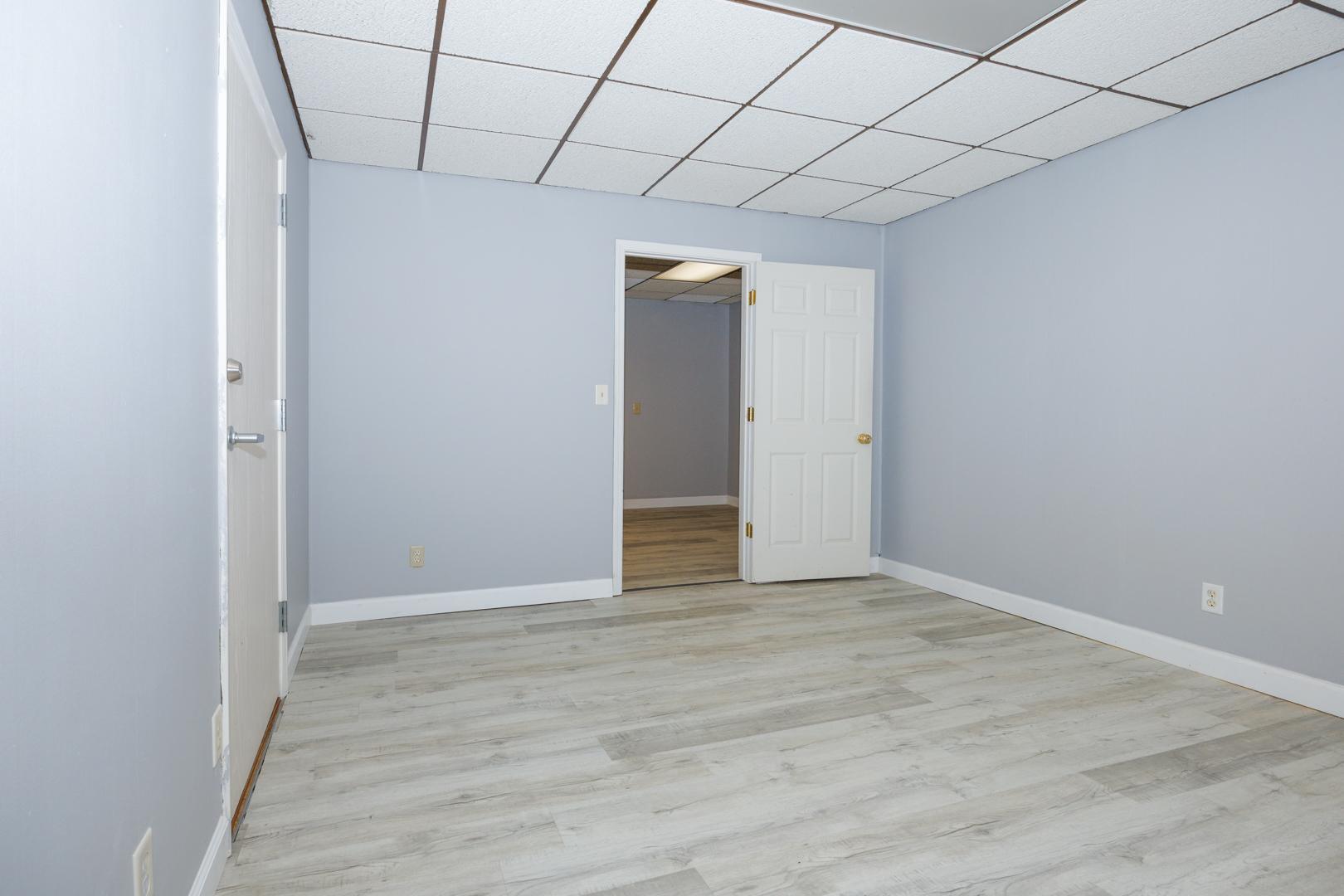 901 E Grove Street C2 Property Photo 8