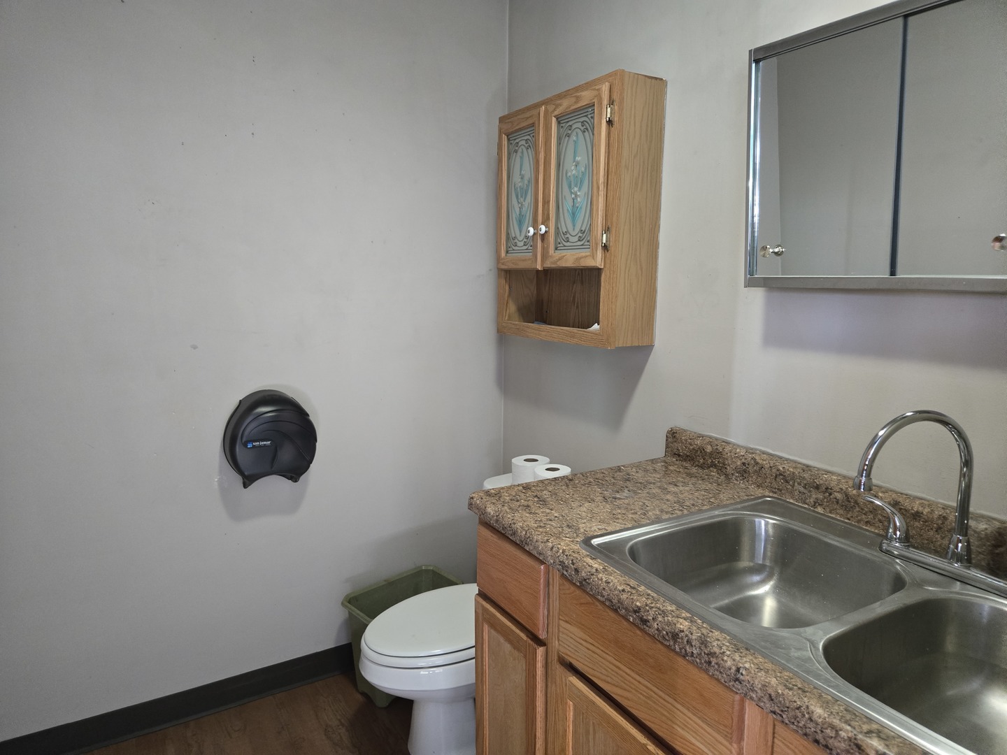 18418 Wentworth Avenue Property Photo 17