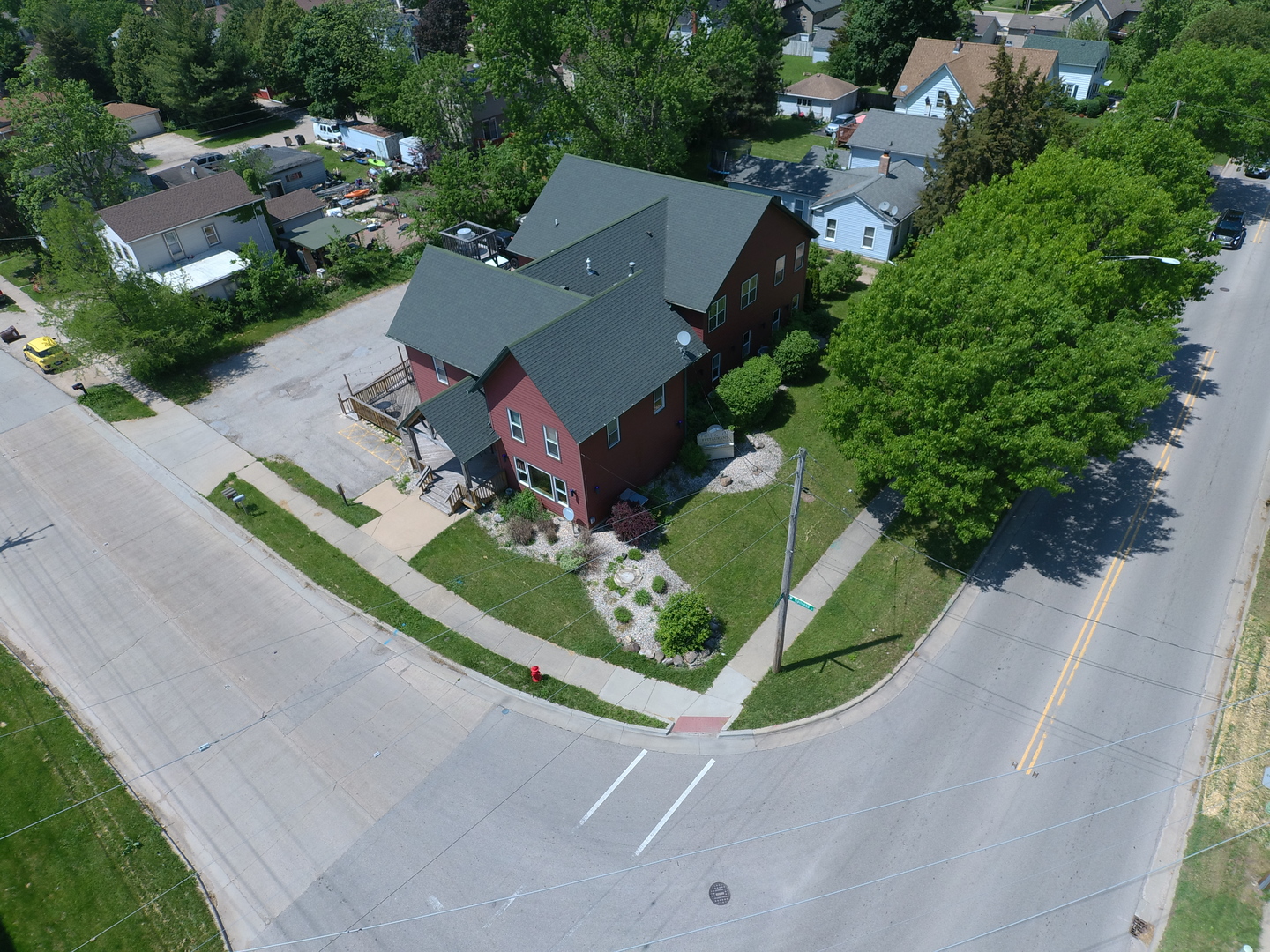 104 W Railroad Street Property Photo 2