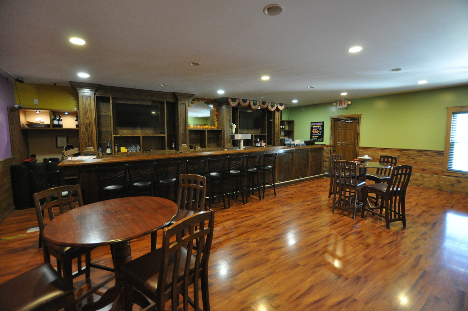 104 W Railroad Street Property Photo 5
