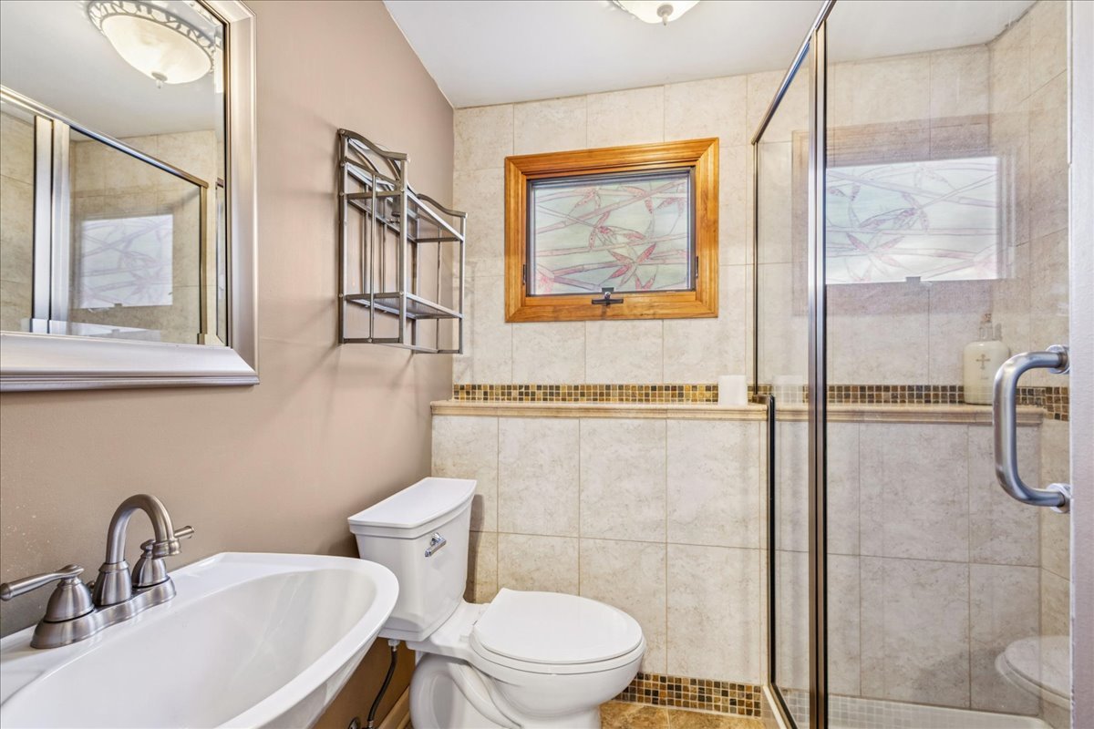 208 S River Road Property Photo 13